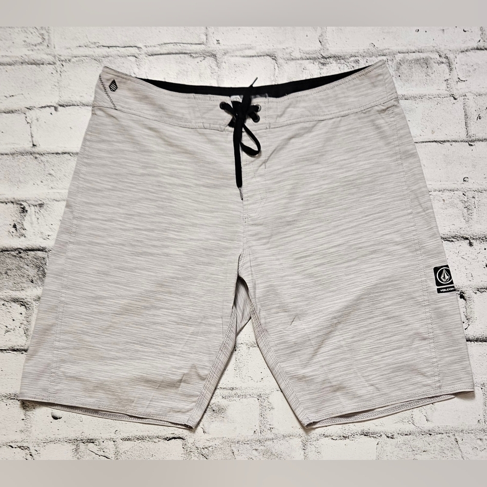 Volcom Gray Board Shorts Mens 36 Surf Swim Beach Casual